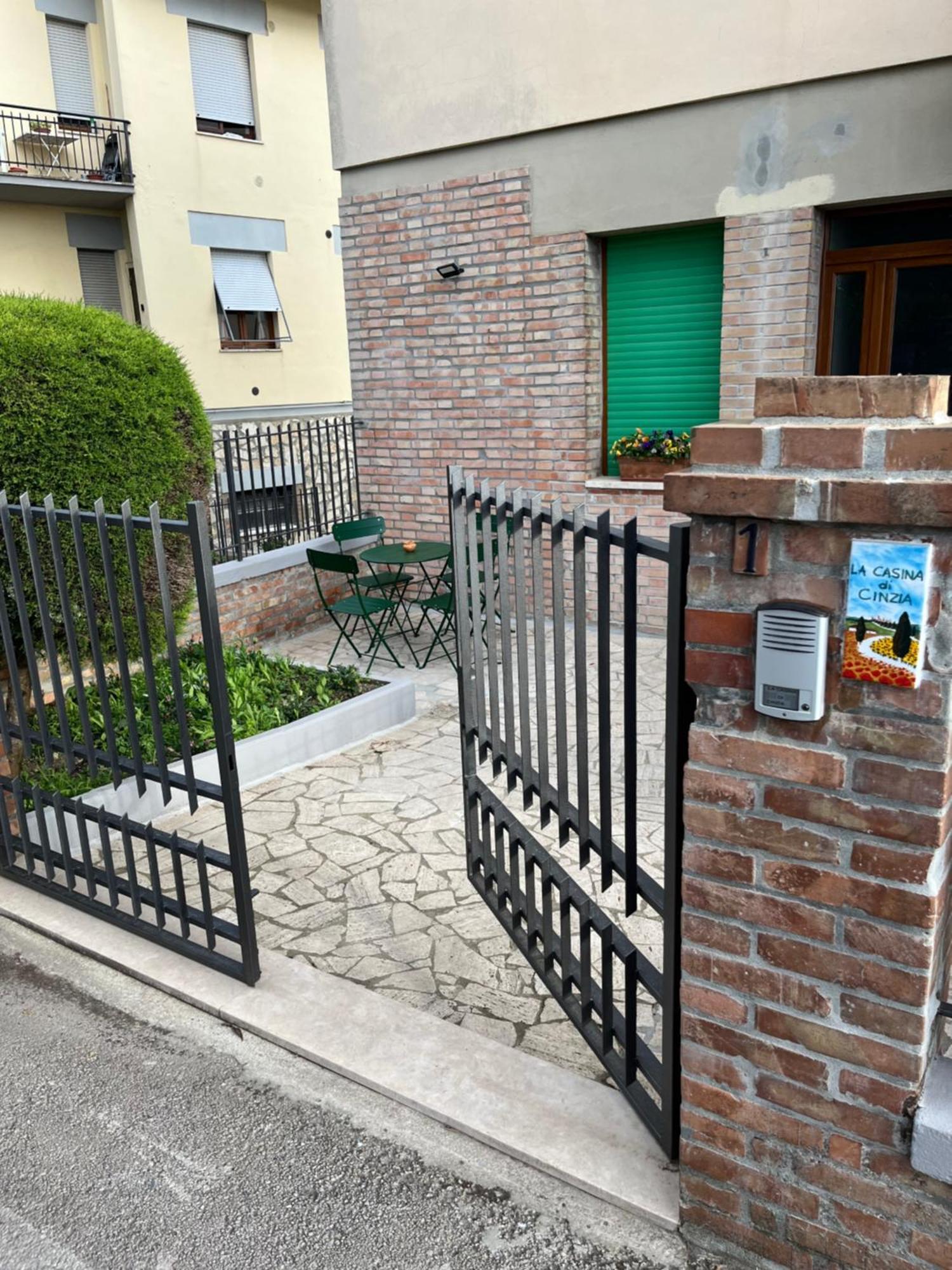La Casina Di Cinzia Apartment Сан Джиминяно Екстериор снимка